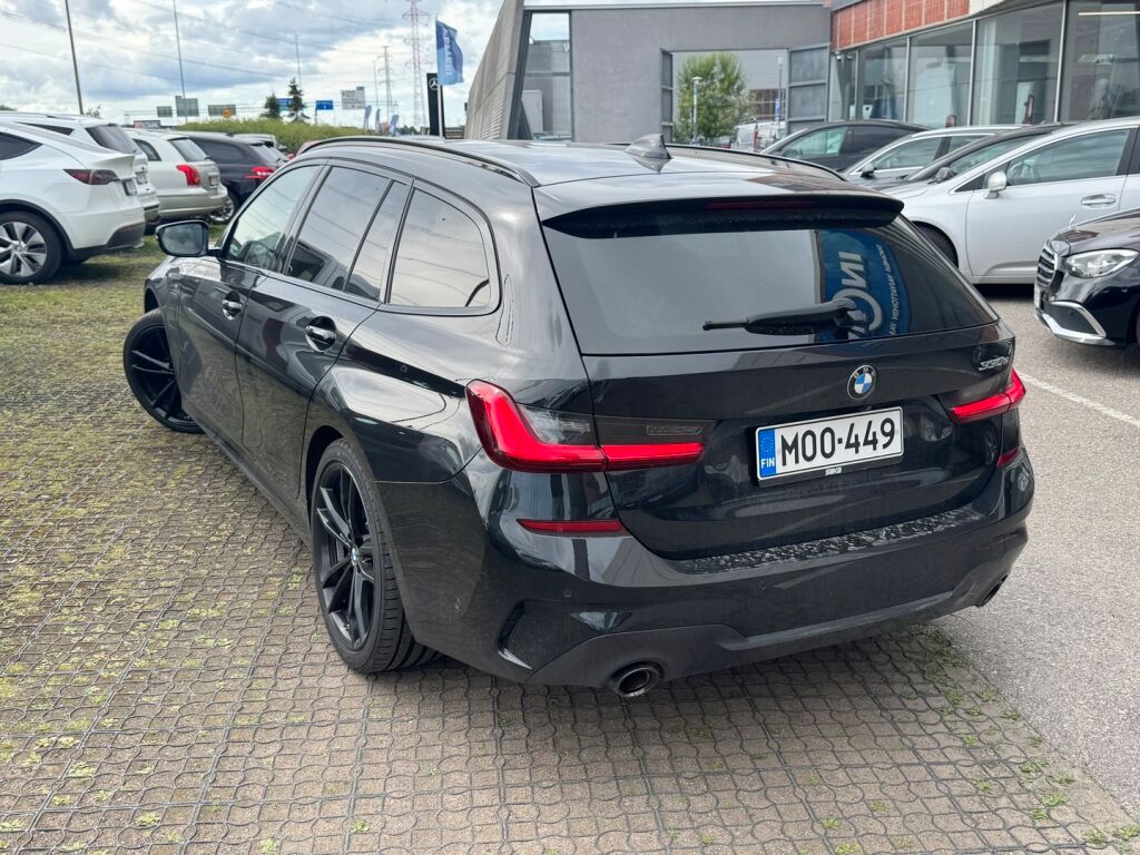 BMW 330 2021 Musta