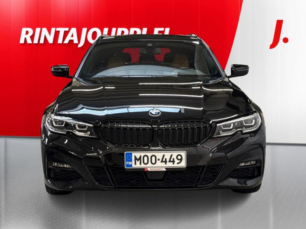 BMW 330 2021 Musta