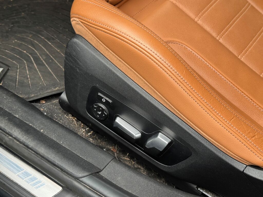 BMW 330 2021 Musta