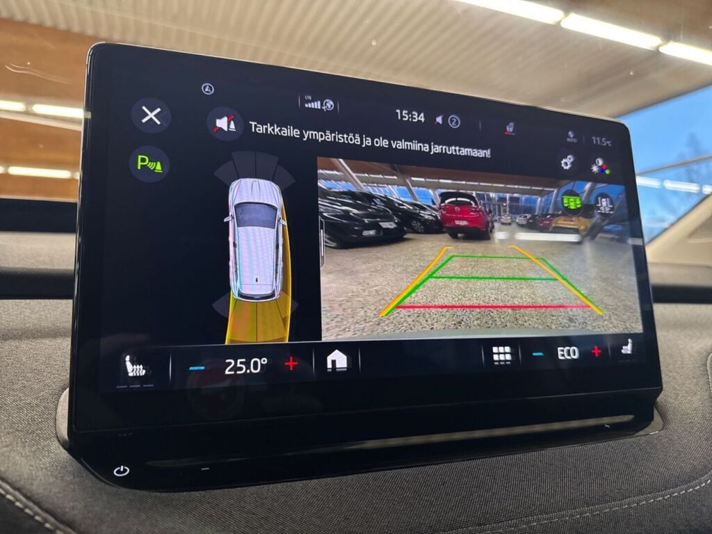 Skoda Enyaq 2023 Metallinhohto Vihreä