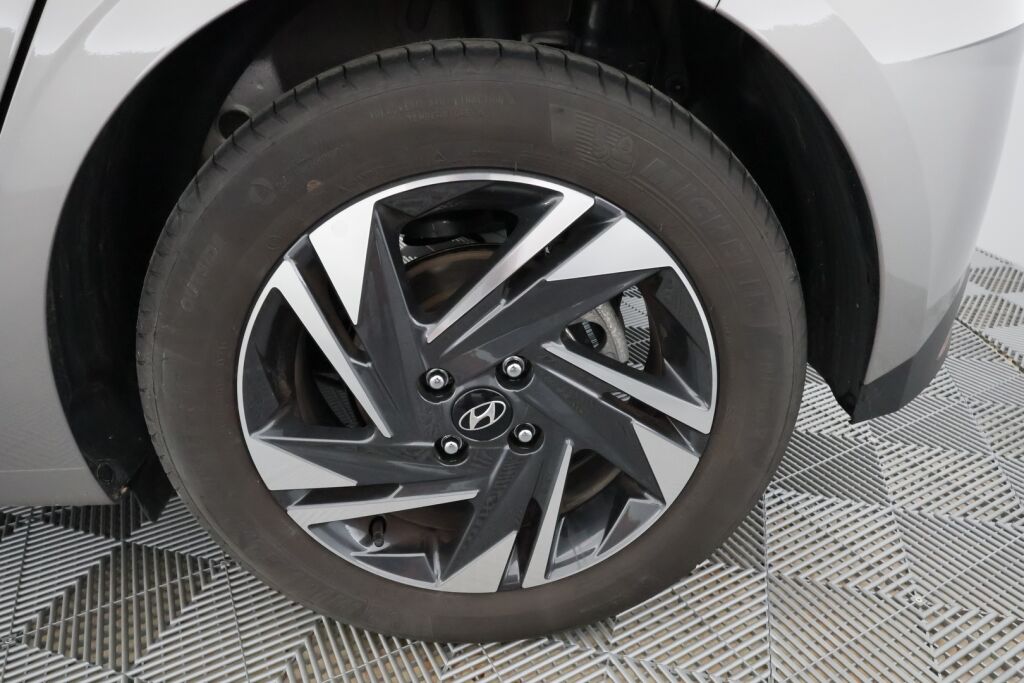 Hyundai i20 Hatchback 2023 Ruskea (beige)