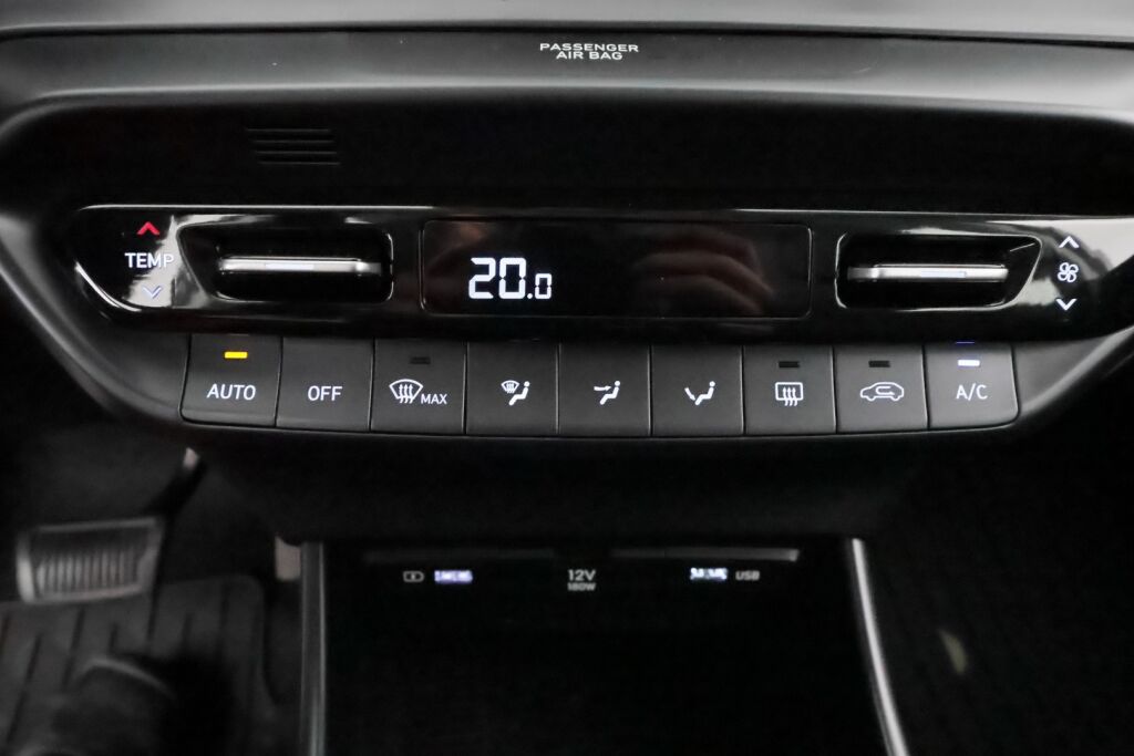 Hyundai i20 Hatchback 2023 Ruskea (beige)