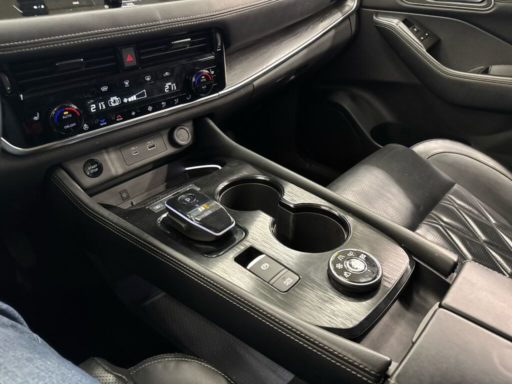 Nissan X-Trail 2023 Valkoinen