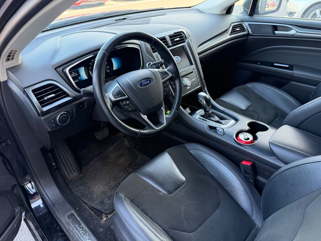 Ford Mondeo 2019 Musta