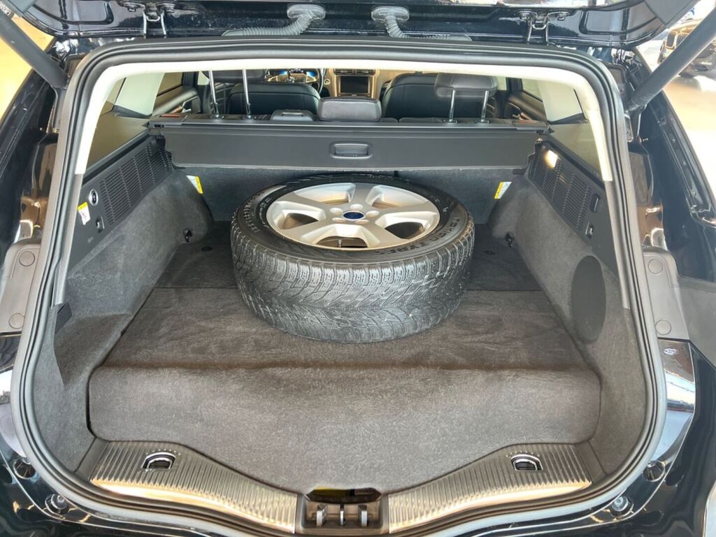 Ford Mondeo 2019 Musta