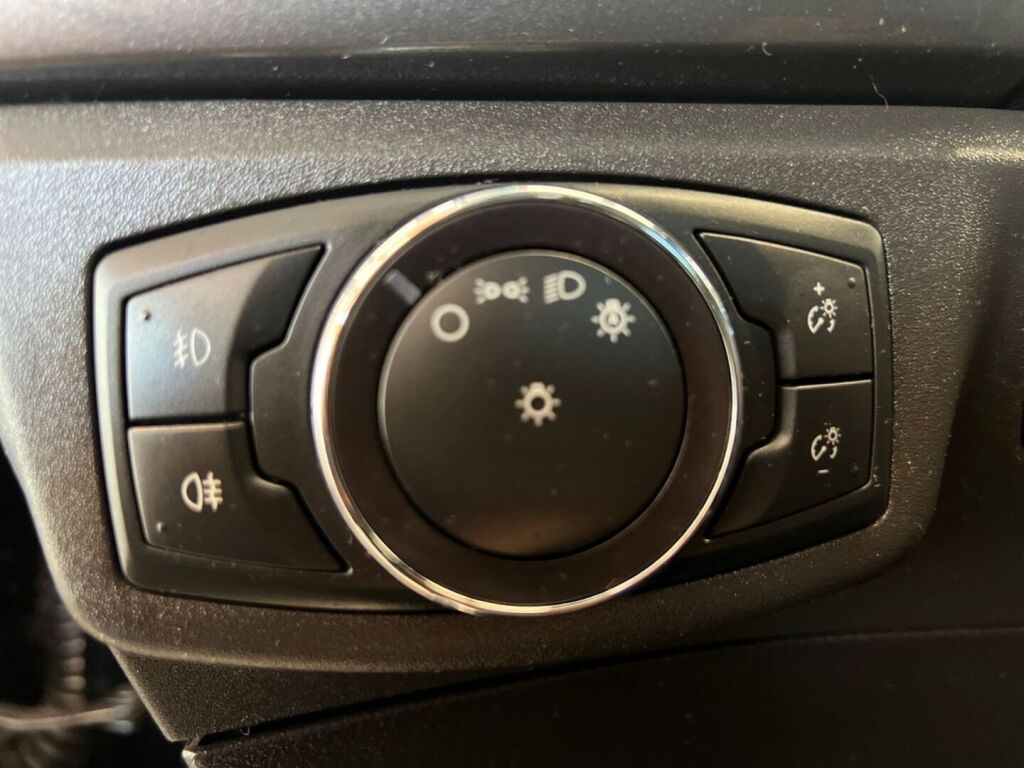 Ford Mondeo 2019 Musta