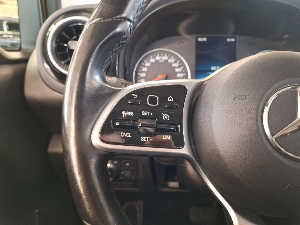 Mercedes-Benz T 2022 Keltainen