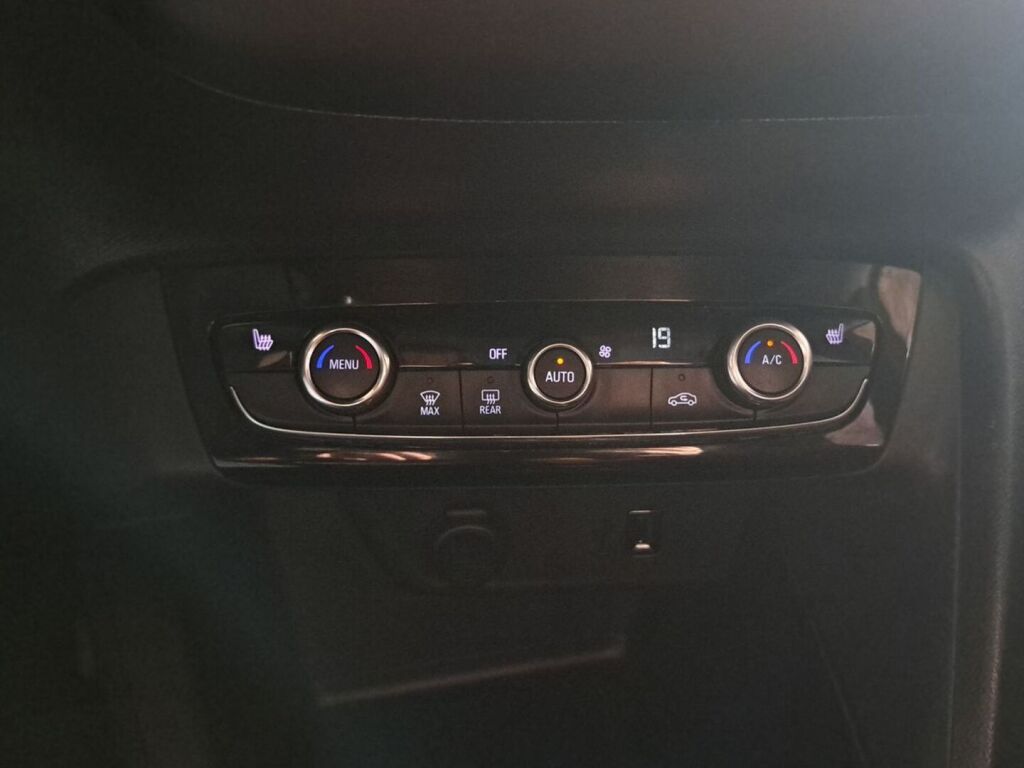 Opel Corsa-e 2020 Oranssi
