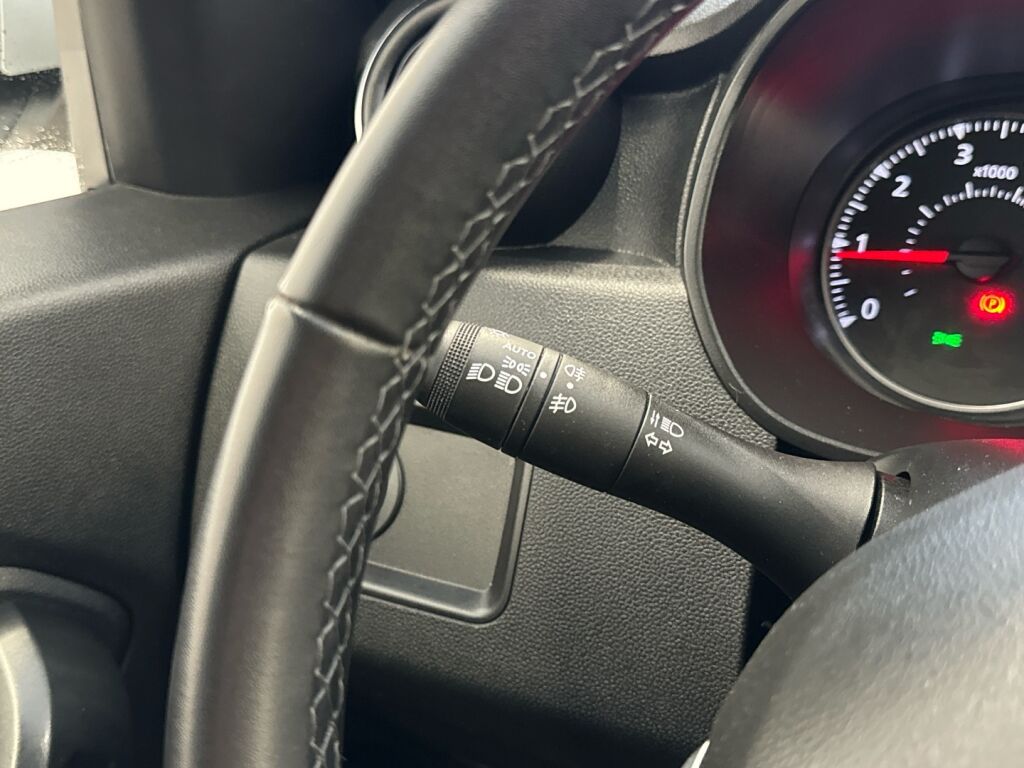 Dacia Duster 2022 Valkoinen