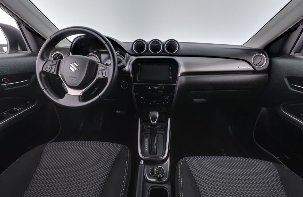 Suzuki Vitara 2023 Harmaa