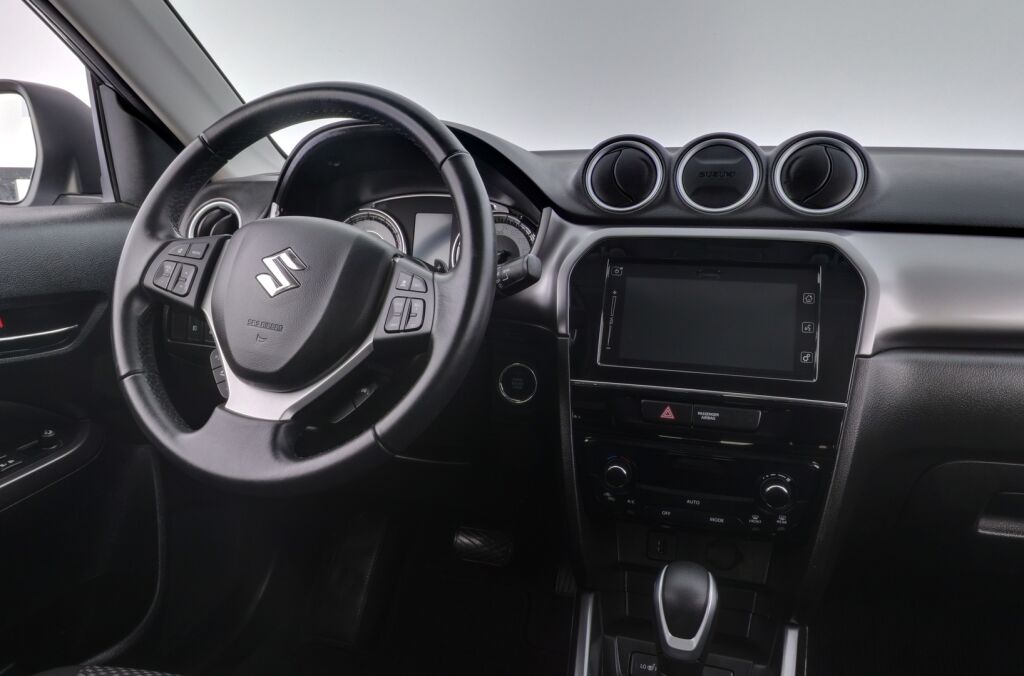 Suzuki Vitara 2023 Harmaa