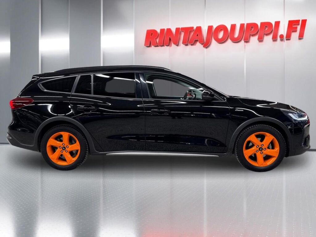 Ford Focus 2022 Musta