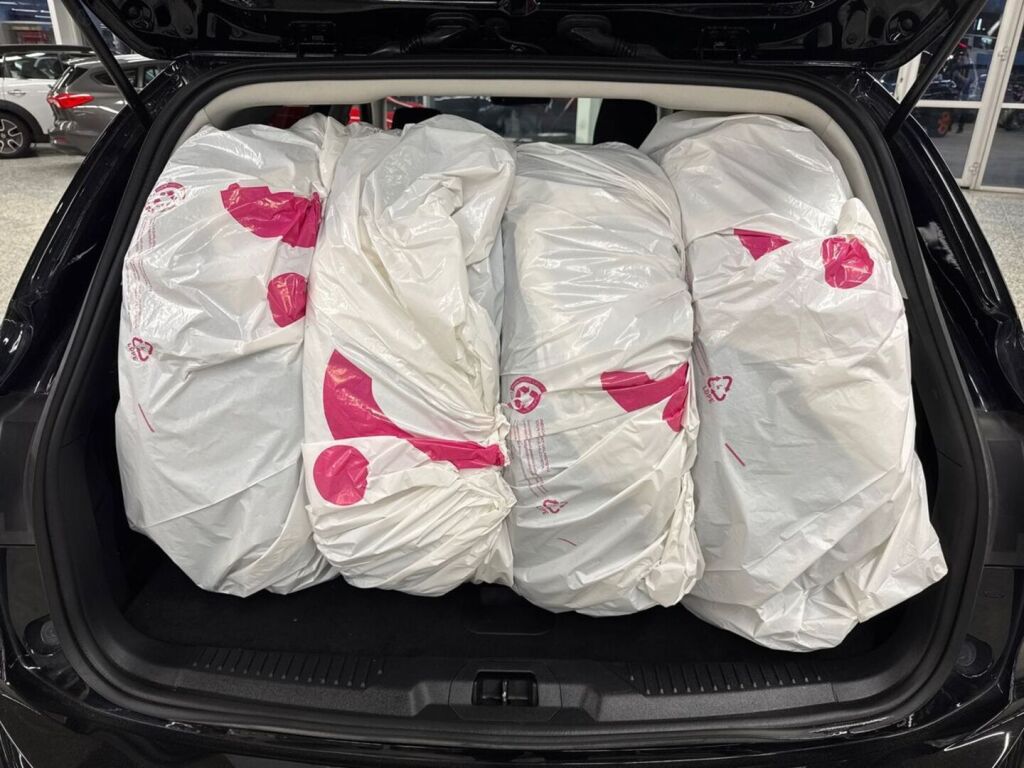 Ford Focus 2022 Musta