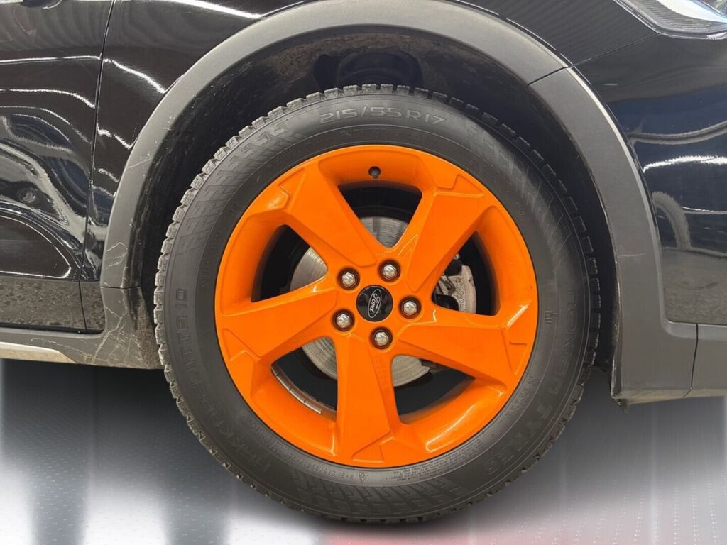 Ford Focus 2022 Musta