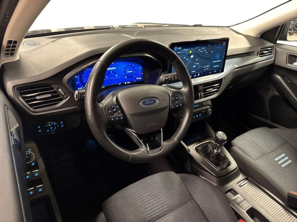 Ford Focus 2022 Musta