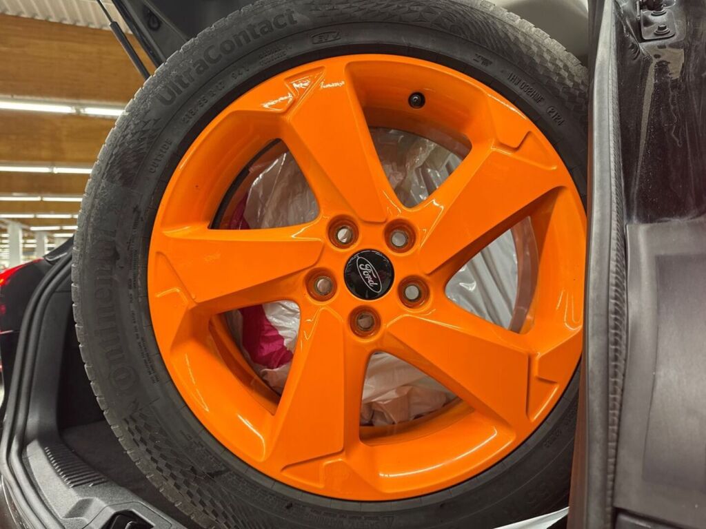 Ford Focus 2022 Musta