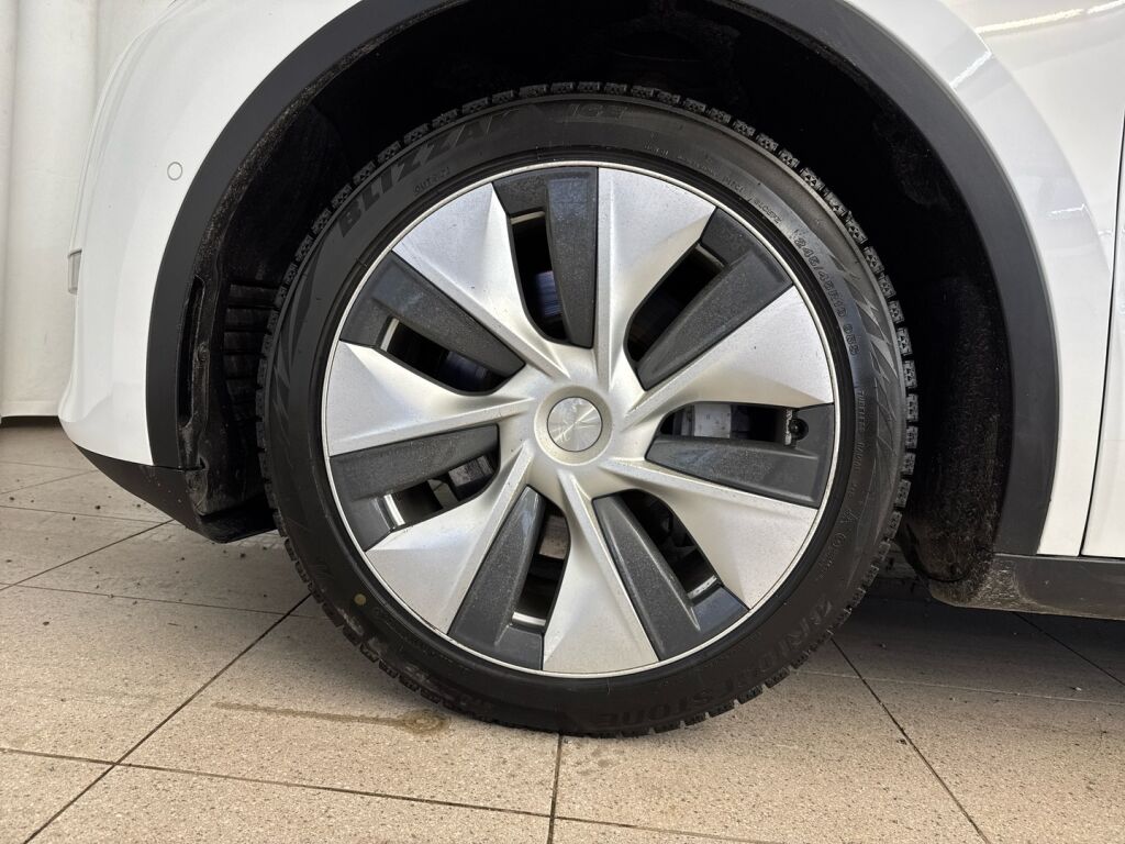 Tesla Model Y 2021 Valkoinen