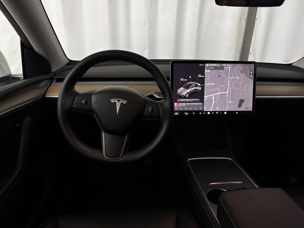Tesla Model Y 2021 Valkoinen