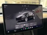 Tesla Model Y 2023 Musta