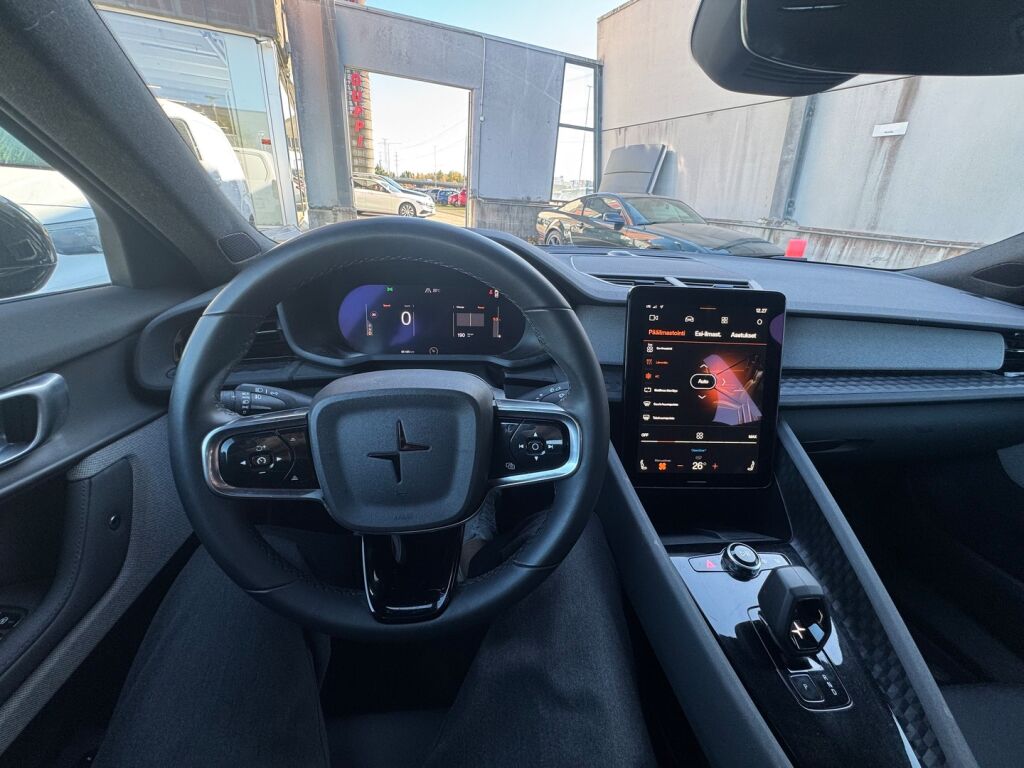 Polestar 2 2023 Musta