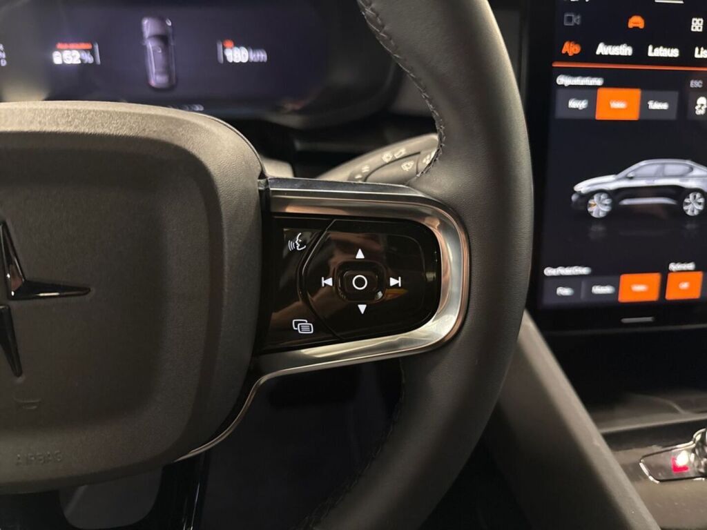 Polestar 2 2023 Musta