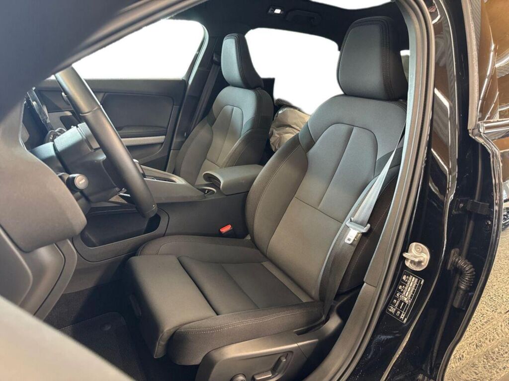 Polestar 2 2023 Musta