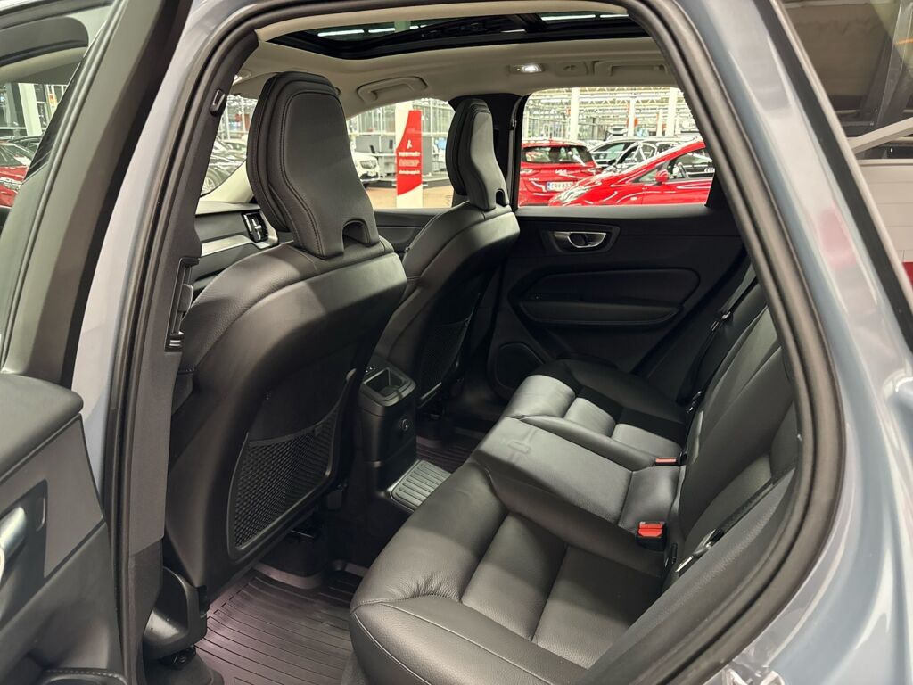 Volvo XC60 2023 Harmaa