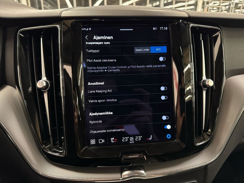 Volvo XC60 2023 Harmaa