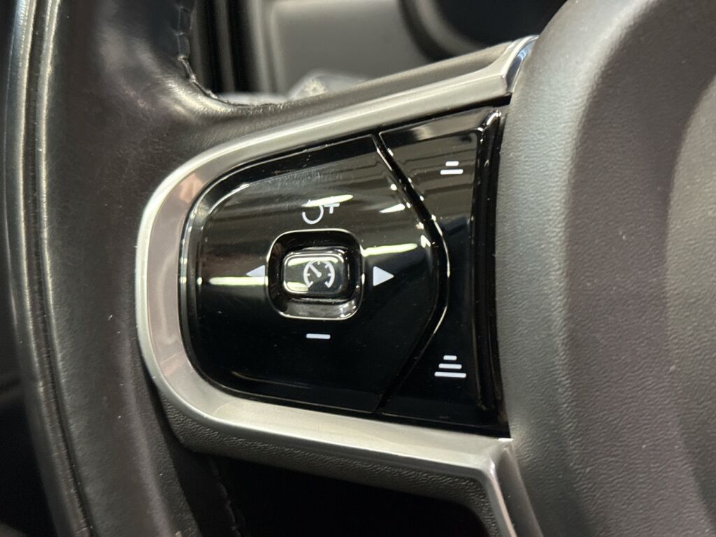 Volvo V90 2017 Musta