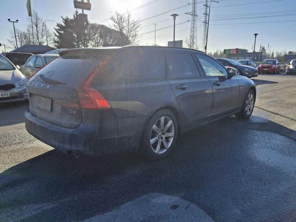 Volvo V90 2017 Musta