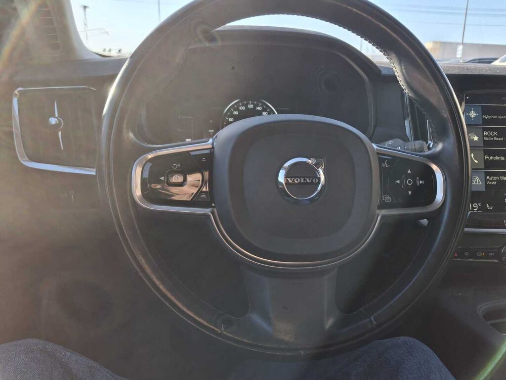 Volvo V90 2017 Musta