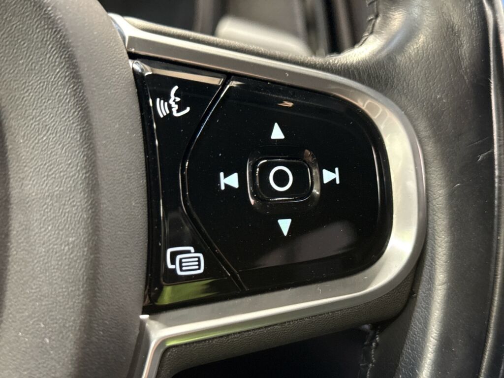 Volvo V90 2017 Musta