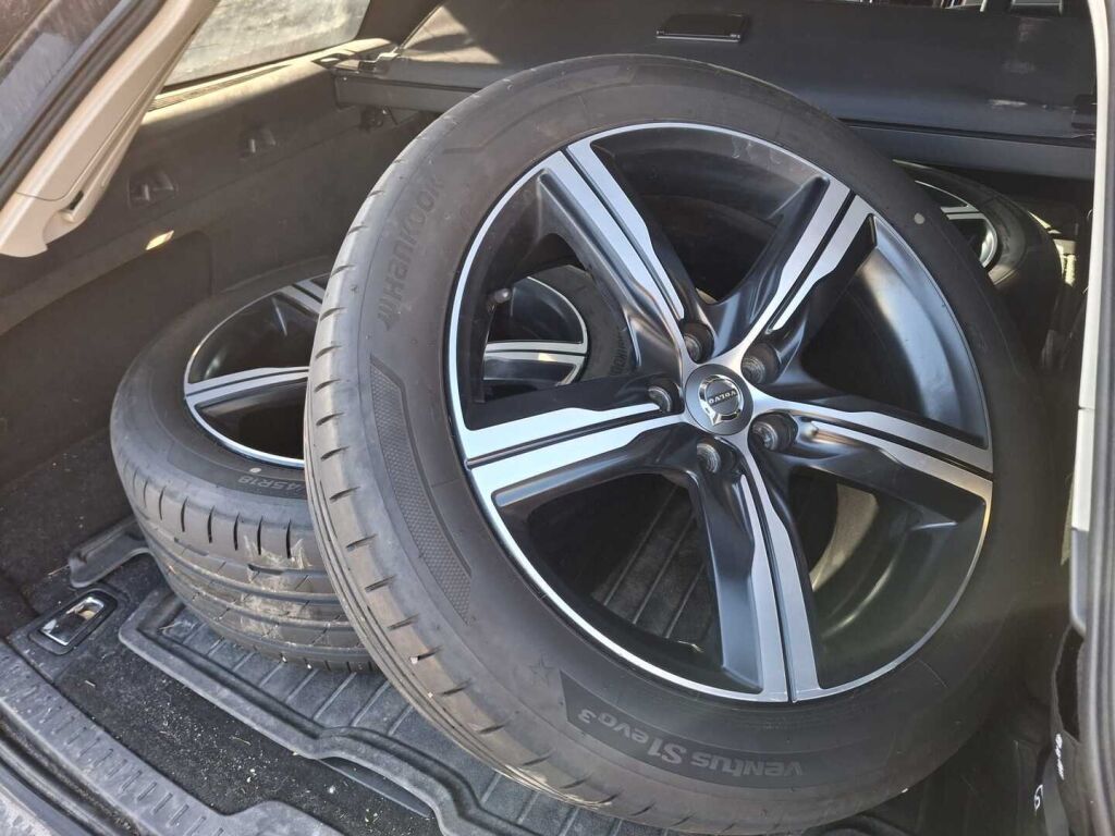 Volvo V90 2017 Musta