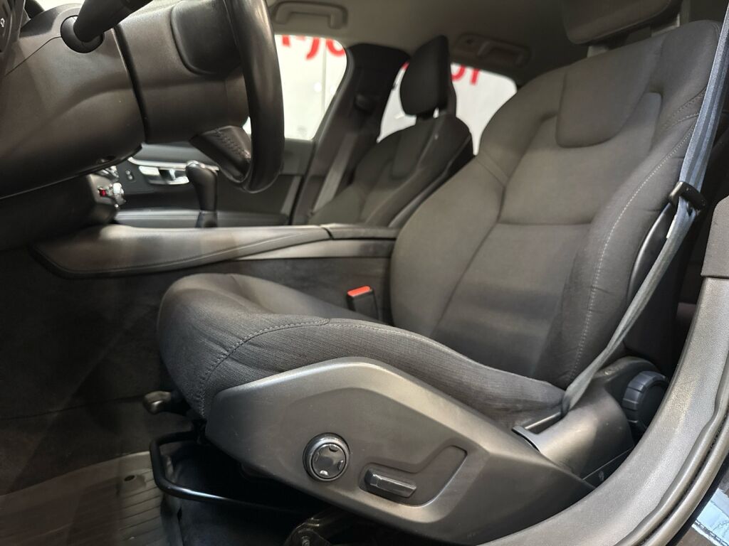 Volvo V90 2017 Musta