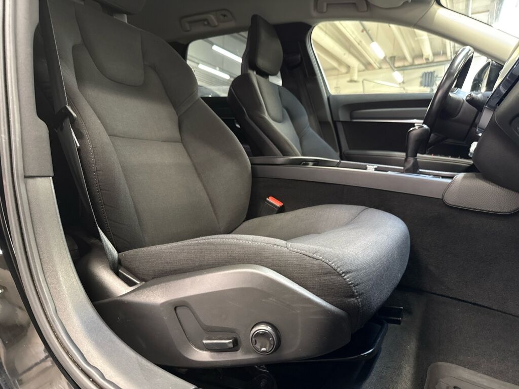 Volvo V90 2017 Musta