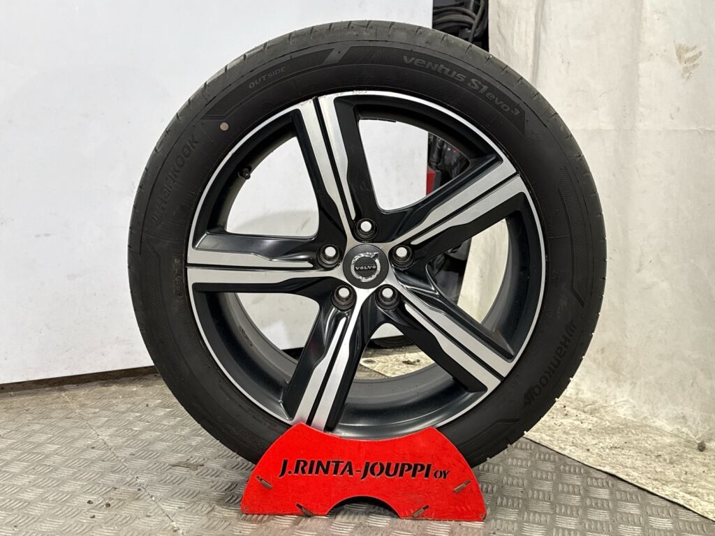 Volvo V90 2017 Musta