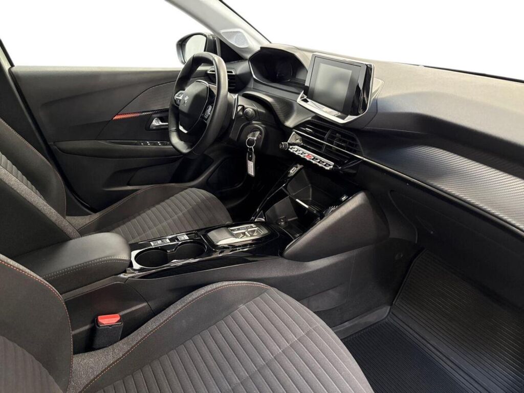 Peugeot 208 2022 Valkoinen