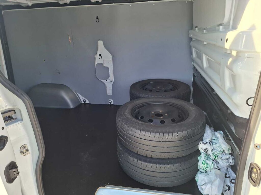 Renault Trafic 2023 Valkoinen