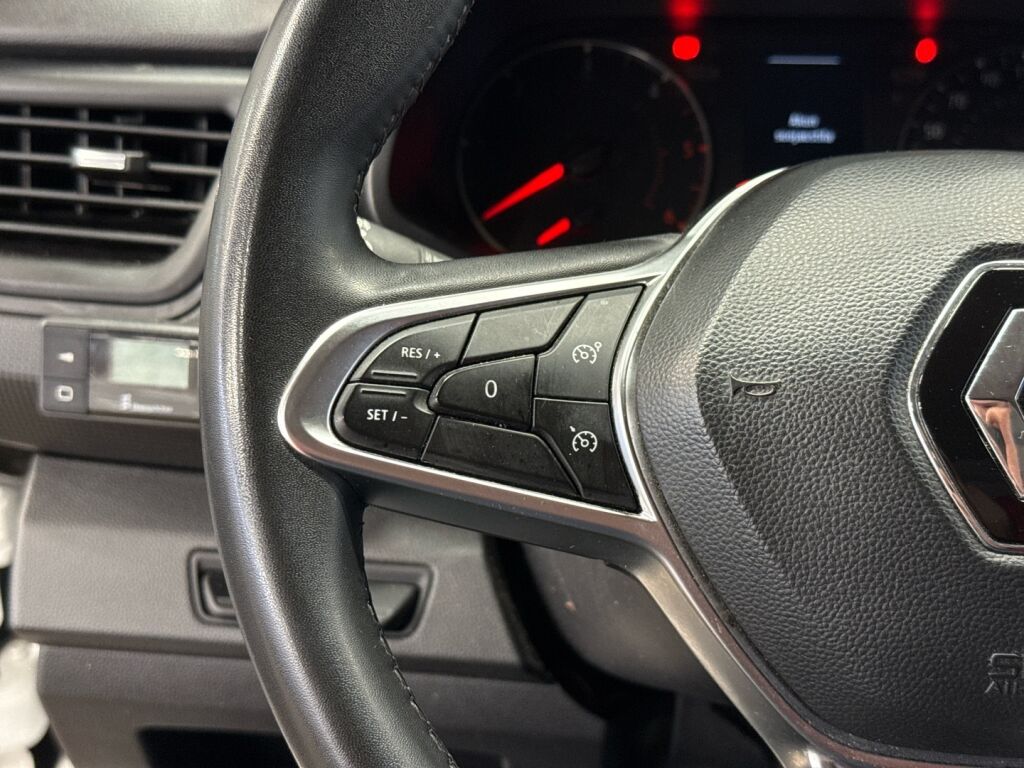 Renault Trafic 2023 Valkoinen