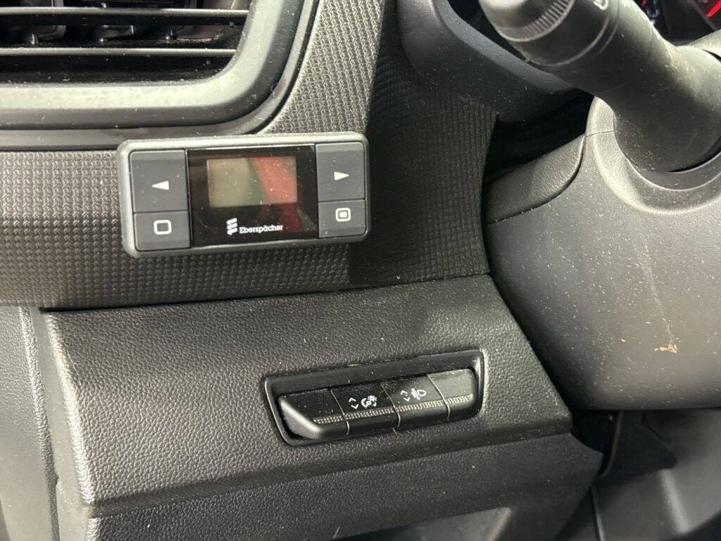 Renault Trafic 2023 Valkoinen