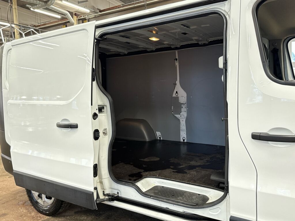 Renault Trafic 2023 Valkoinen