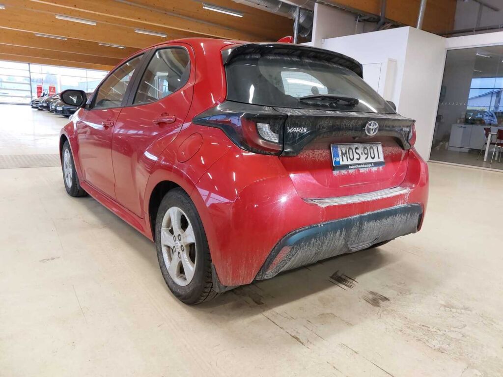 Toyota Yaris 2023 Punainen