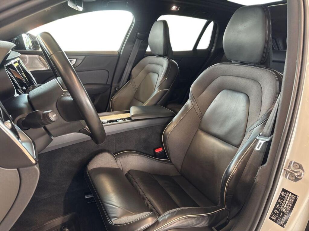 Volvo V60 2020 Valkoinen