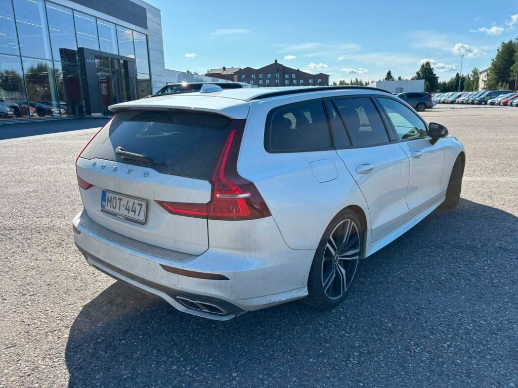 Volvo V60 2020 Valkoinen