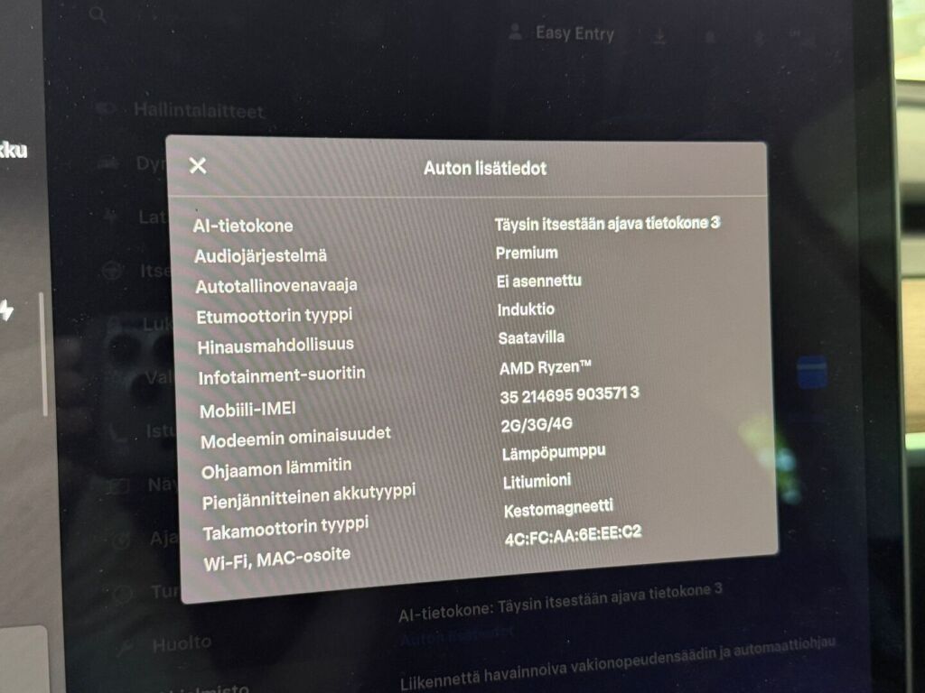 Tesla Model Y 2023 Sininen