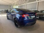 Tesla Model Y 2023 Sininen