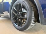 Tesla Model Y 2023 Sininen