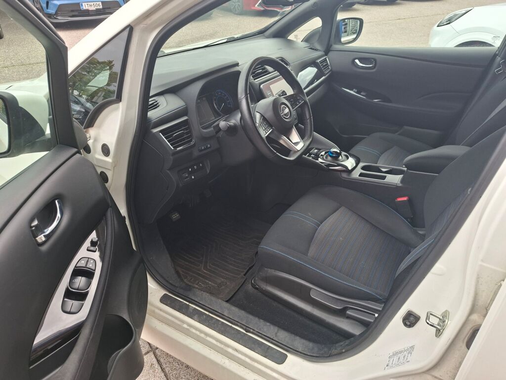 Nissan Leaf 2023 Valkoinen