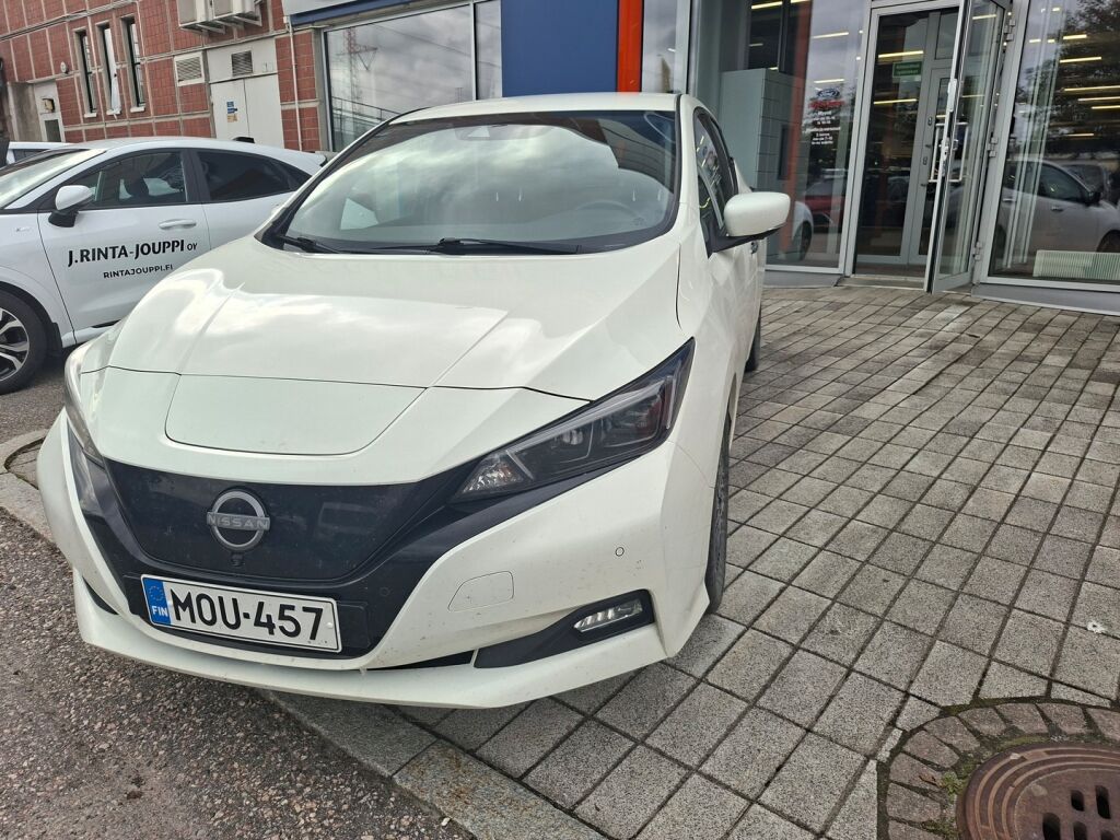 Nissan Leaf 2023 Valkoinen