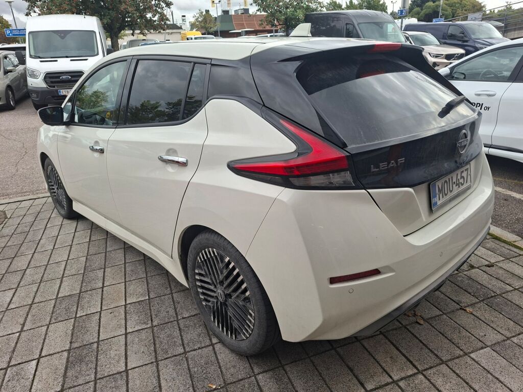 Nissan Leaf 2023 Valkoinen